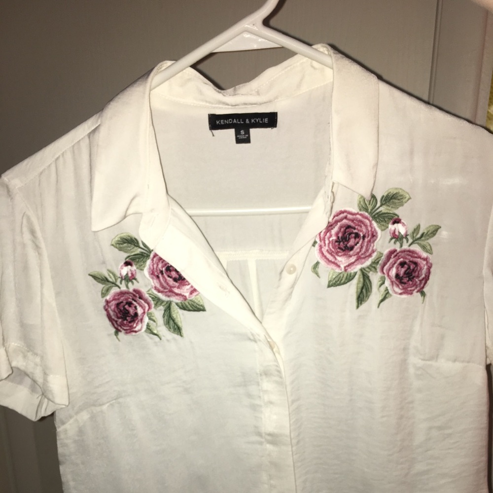 Embroidered blouse - Picture 3 of 3